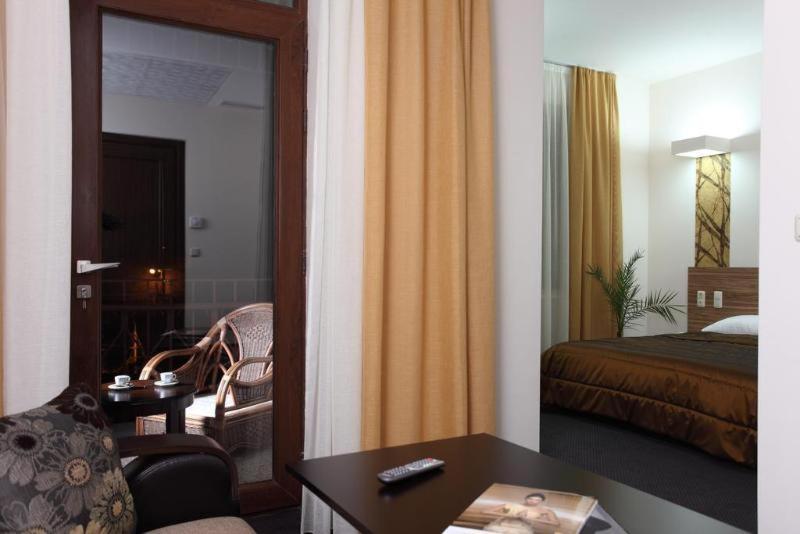 Cascade Hotel Yerevan Room photo