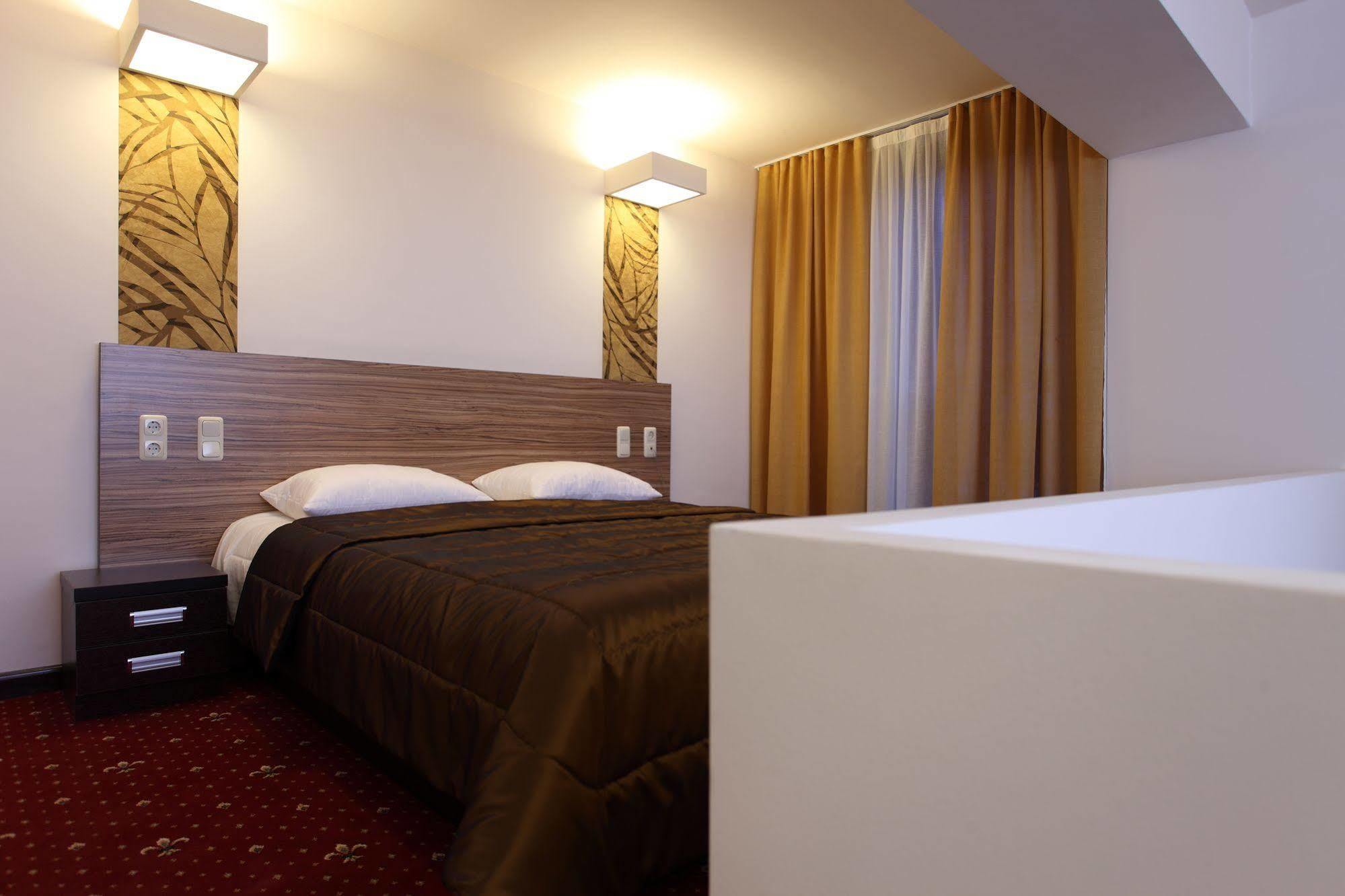 Cascade Hotel Yerevan Exterior photo