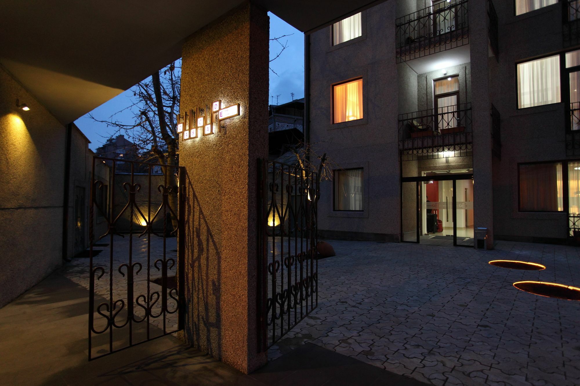 Cascade Hotel Yerevan Exterior photo